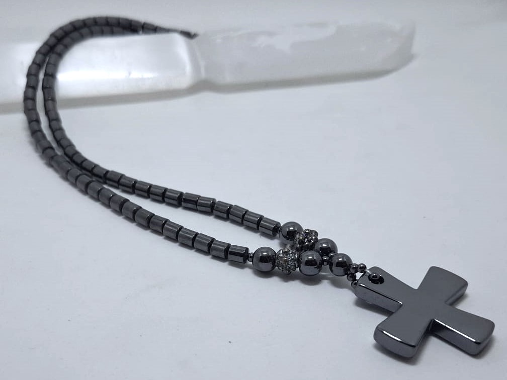 Collier d'Hématite et Croix